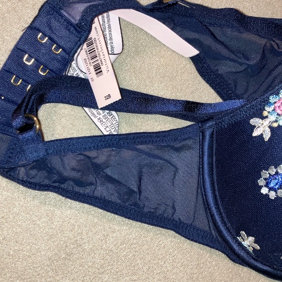 Victoria's Secret Dream Angels Bejeweled Embroidery Push Up Bra Size 32B - Picture 7 of 7